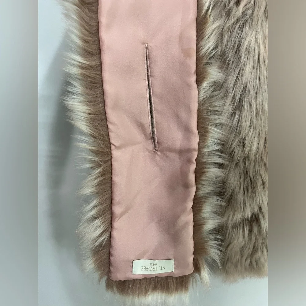 ST. TROPEZ WEST Faux Fur Old Rose Shawl Scarf